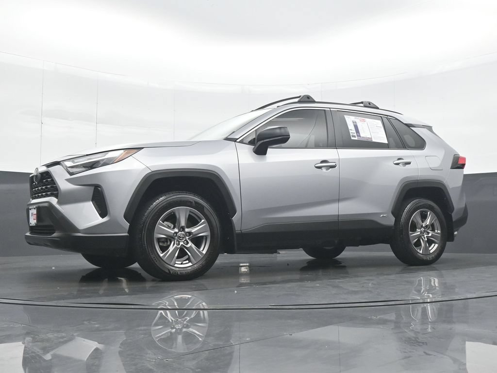 Used 2025 Toyota RAV4 LE AWD/4WD image 26