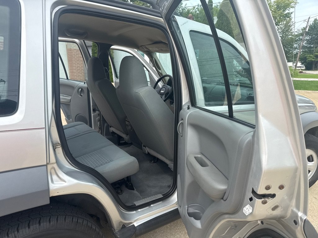 Used 2006 Jeep Liberty Sport AWD/4WD image 14