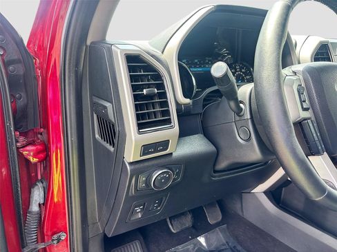 Used 2019 Ford F150 Lariat w/ Equipment Group 502A Luxury AWD/4WD image 10