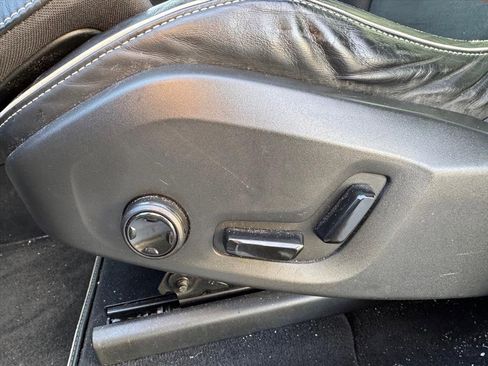 Used 2018 Volvo XC60 T5 R-Design w/ Convenience Package image 14