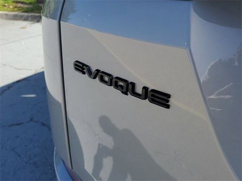 Used 2025 Land Rover Range Rover Evoque S image 8