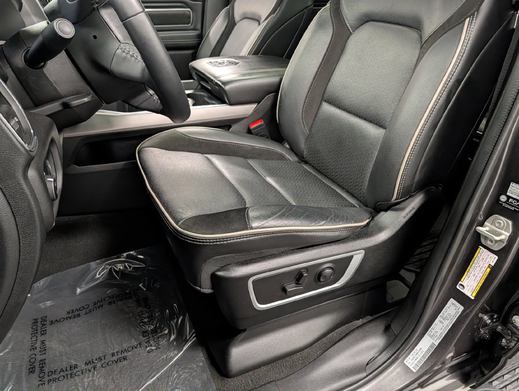 Used 2024 RAM 1500 Laramie AWD/4WD image 12