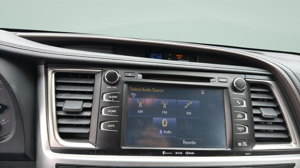 Used 2018 Toyota Highlander XLE AWD/4WD image 14
