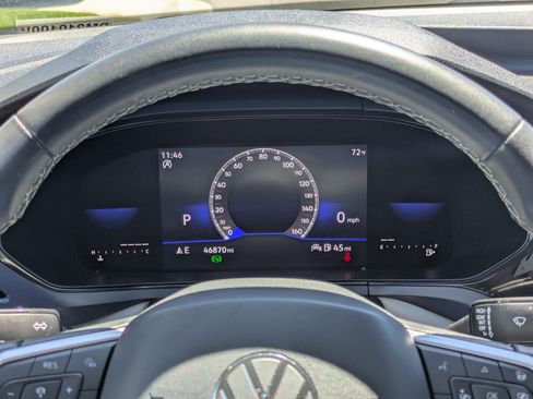 Used 2023 Volkswagen Taos SE FWD image 23