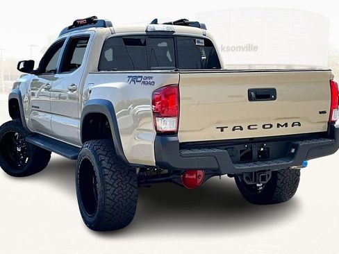 Used 2016 Toyota Tacoma TRD Off-Road w/ Towing Package image 4
