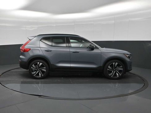 Used 2023 Volvo XC40 B5 Plus w/ Driver Assist Package AWD/4WD image 9