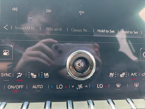 Used 2026 GMC Yukon XL Denali w/ Sun & Power Step Package AWD/4WD image 20