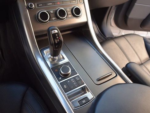 Used 2016 Land Rover Range Rover Sport SE image 59