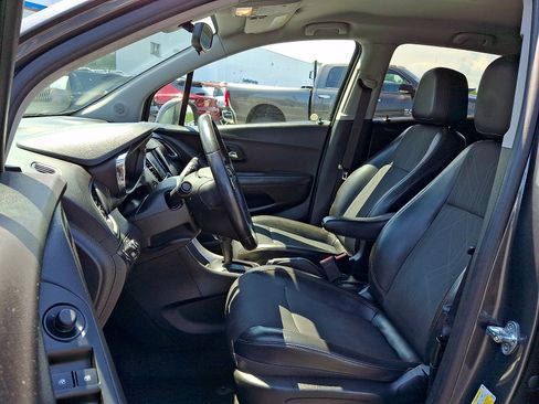 Certified 2018 Chevrolet Trax LT w/ LT Convenience Package FWD image 14