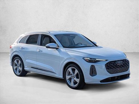 New 2025 Audi Q5 Prestige image 5