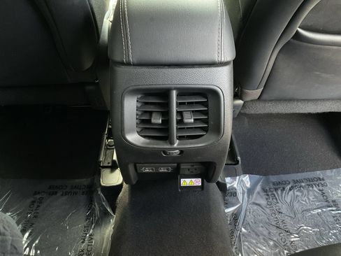Used 2023 Jeep Cherokee Altitude Lux AWD/4WD image 16