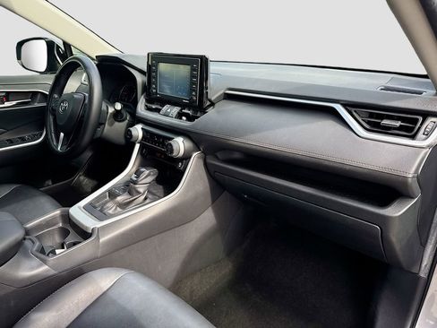 Used 2021 Toyota RAV4 XLE Premium FWD image 29