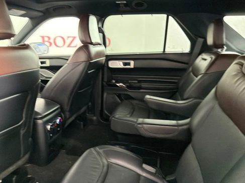 Used 2021 Ford Explorer Platinum w/ Premium Technology Package RWD image 13