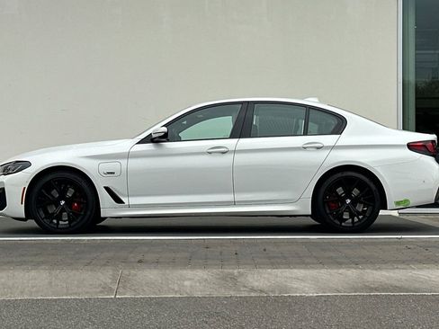 Used 2023 BMW 530e xDrive w/ Executive Package image 6