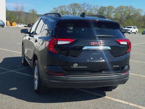 Used 2022 GMC Terrain SLE w/ Driver Convenience Package AWD/4WD image 7