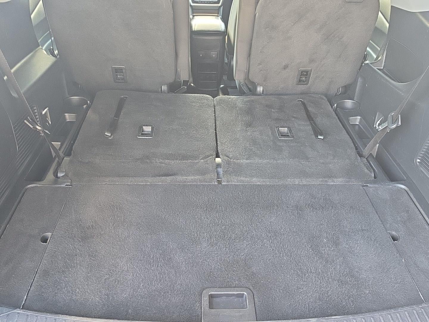 Used 2023 Ford Explorer XLT AWD/4WD image 6