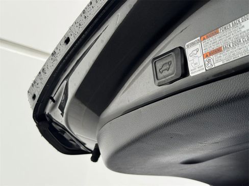 Certified 2017 Toyota RAV4 Limited image 32