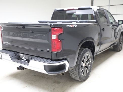 Used 2023 Chevrolet Silverado 1500 LT w/ Leather Package AWD/4WD image 5