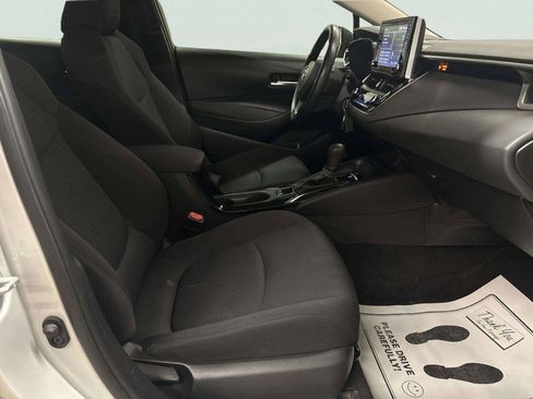 Used 2021 Toyota Corolla LE FWD image 19