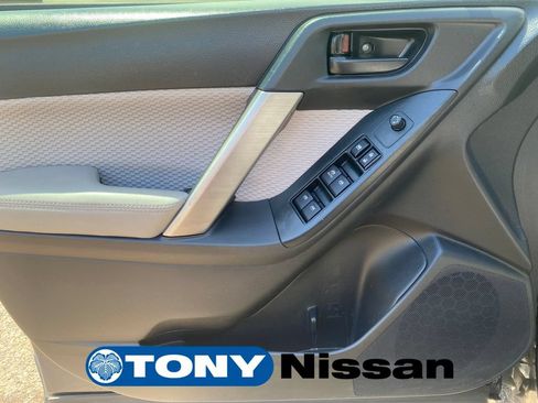 Used 2017 Subaru Forester 2.5i AWD/4WD image 30