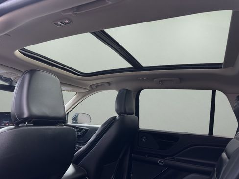 Used 2023 Lincoln Aviator Reserve w/ Equipment Group 201A image 17