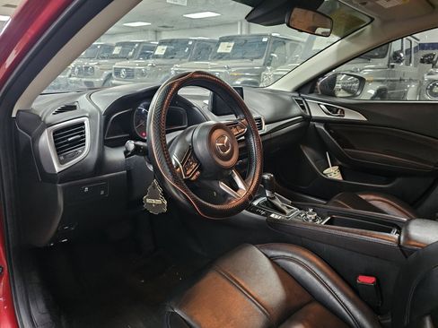 Used 2017 MAZDA MAZDA3 Touring image 5