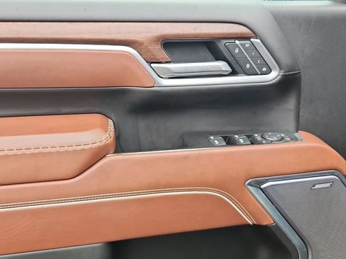 Used 2025 GMC Sierra 2500 Denali Ultimate image 12