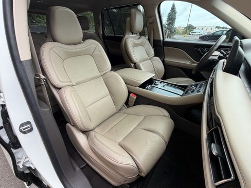 Used 2022 Lincoln Aviator Reserve w/ Equipment Group 201A AWD/4WD image 12