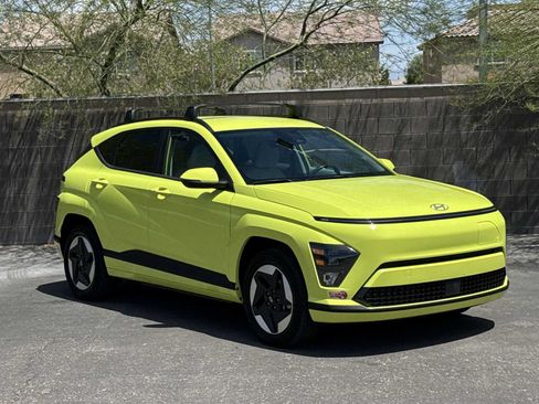 Used 2024 Hyundai Kona SEL FWD image 2