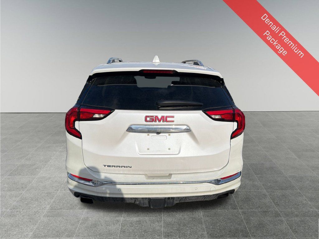 Used 2020 GMC Terrain Denali w/ Denali Premium Package FWD image 5