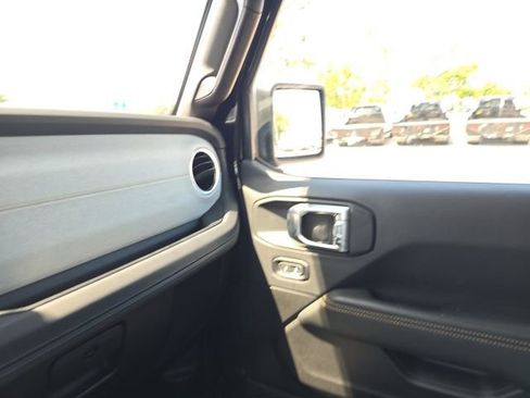 Used 2025 Jeep Wrangler Sahara w/ Safety Group image 13