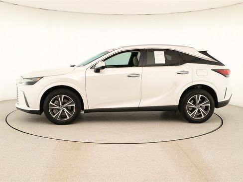 Used 2024 Lexus RX 350 FWD image 2