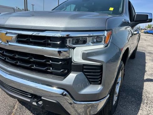Used 2023 Chevrolet Silverado 1500 LT AWD/4WD image 9