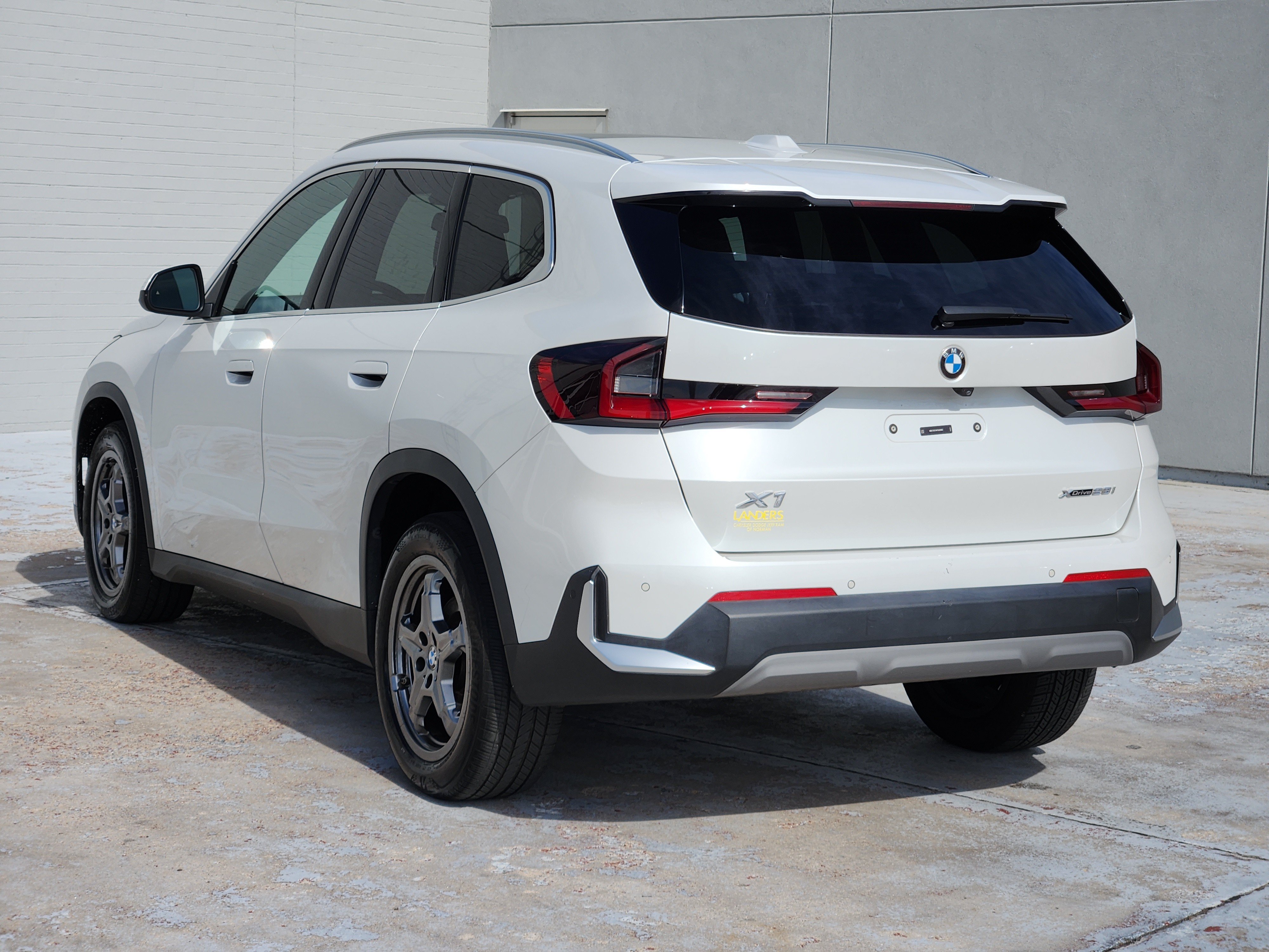 Used 2023 BMW X1 xDrive28i w/ Convenience Package AWD/4WD image 6