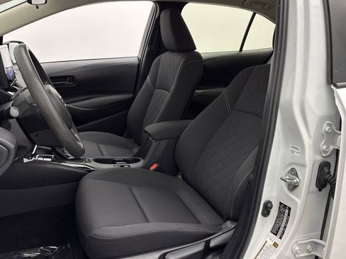 Used 2023 Toyota Corolla LE image 12