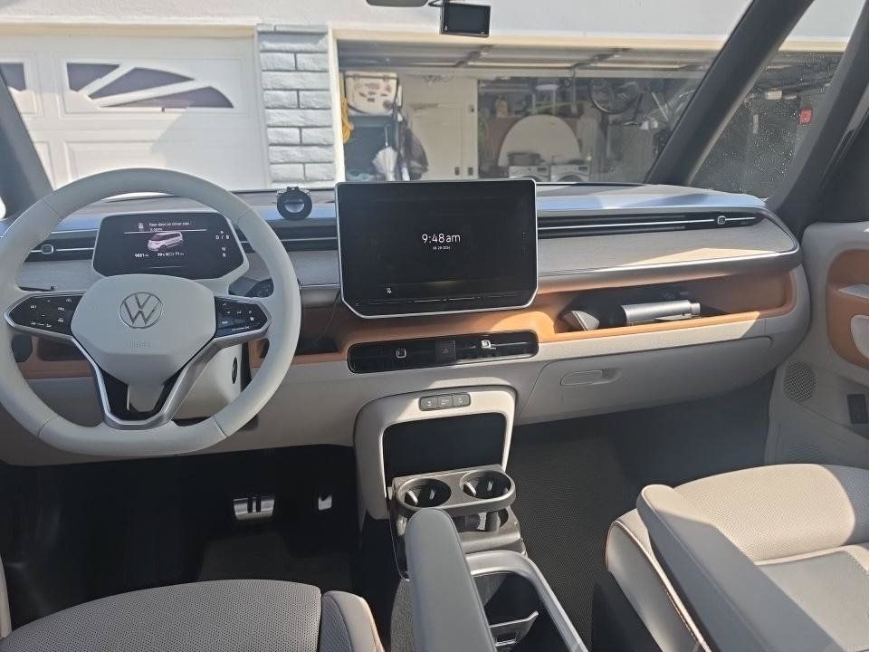 Certified 2025 Volkswagen ID. Buzz Pro S Plus AWD/4WD image 10