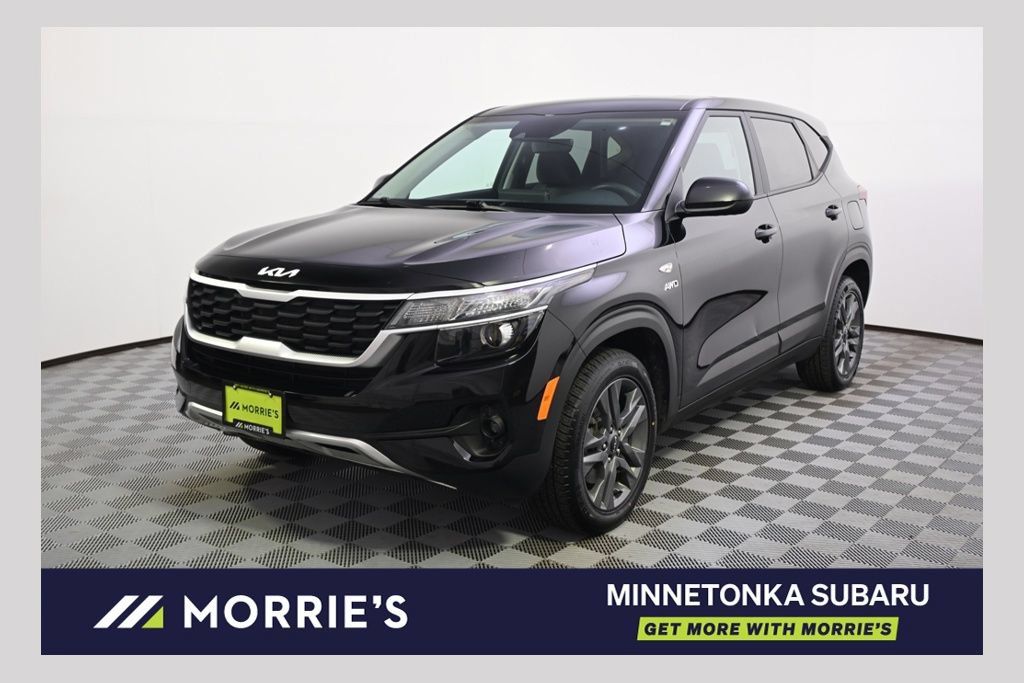 Used 2023 Kia Seltos LX AWD/4WD image 1