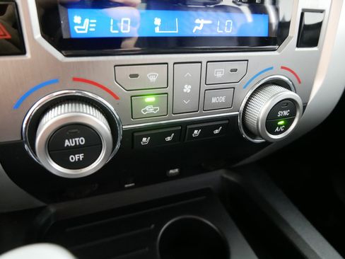 Used 2019 Toyota Tundra Platinum AWD/4WD image 23