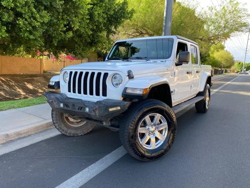Used 2021 Jeep Gladiator Sport AWD/4WD image 2