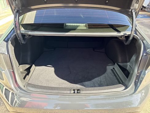 Used 2025 Toyota Corolla XLE image 18
