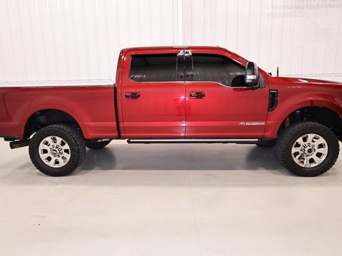 Used 2017 Ford F250 Platinum w/ Platinum Ultimate Package AWD/4WD image 2