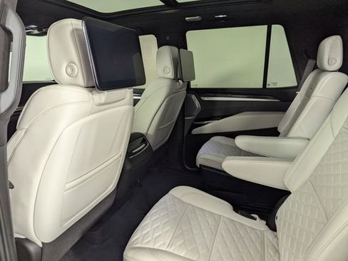 Used 2025 Cadillac Escalade V image 17