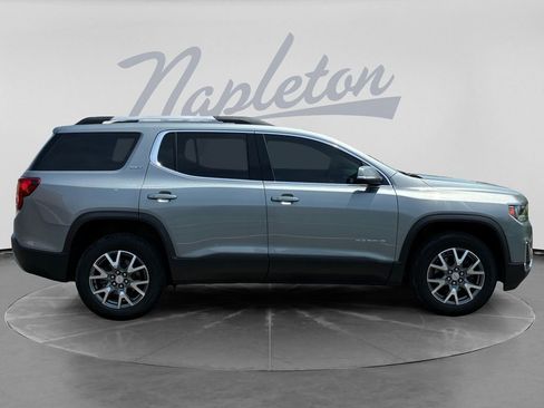 Used 2023 GMC Acadia SLT w/ Preferred Package FWD image 9