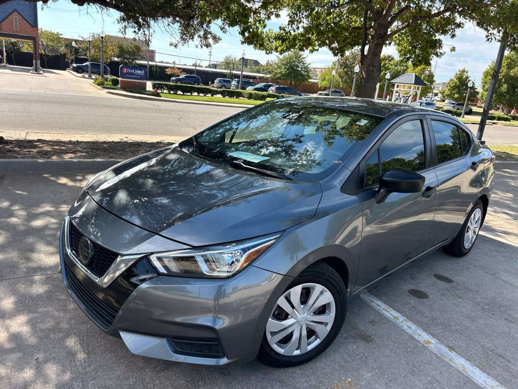 Used 2020 Nissan Versa S FWD image 2
