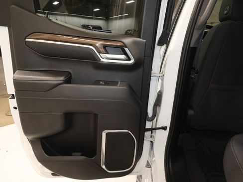 Used 2023 Chevrolet Silverado 1500 LT image 10