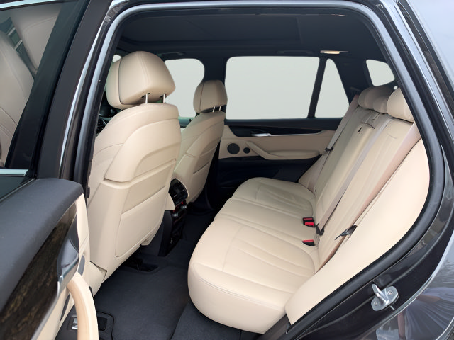 Used 2018 BMW X5 sDrive35i w/ Driving Assistance Package RWD image 17