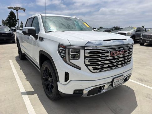Used 2023 GMC Sierra 1500 Denali w/ Denali Reserve Package AWD/4WD image 3