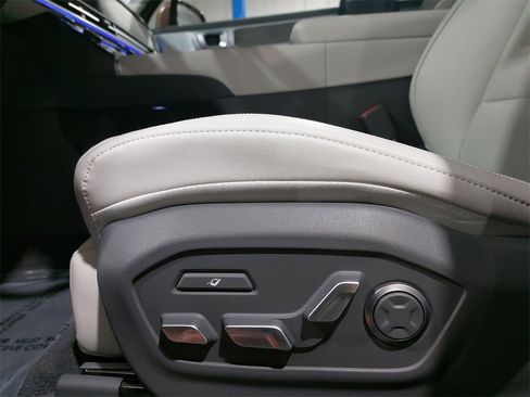 Used 2025 Hyundai Santa Fe Calligraphy image 30