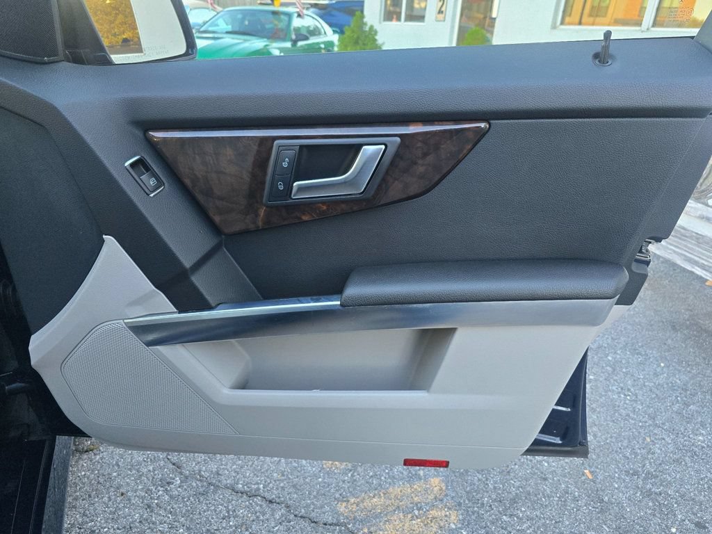 Used 2013 Mercedes-Benz GLK 350 4MATIC image 21