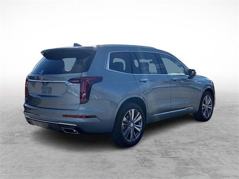 Certified 2025 Cadillac XT6 Premium Luxury image 4